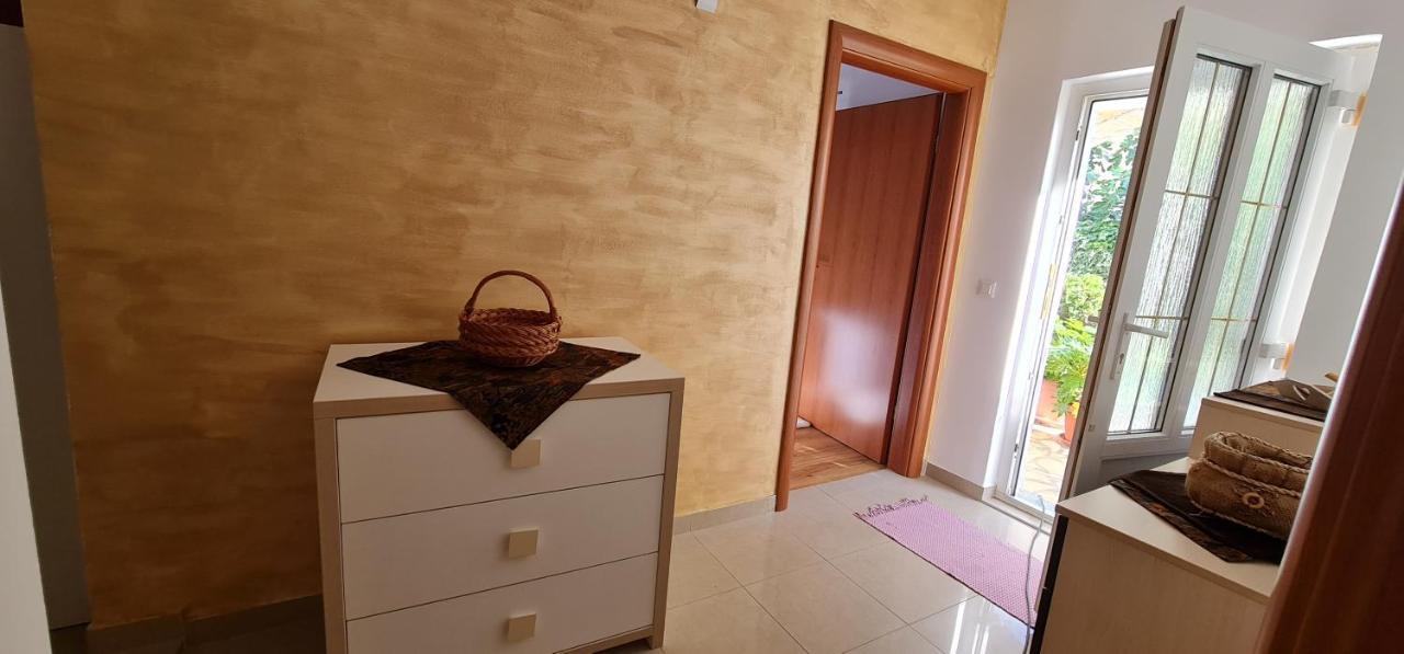 Apartman Breza Шибеник Екстер'єр фото