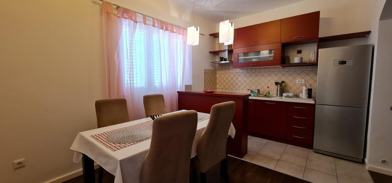 Apartman Breza Шибеник Екстер'єр фото